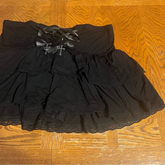Cosmic Aura Lace-Up Ruffle Tiered Mini Skirt in Black Sz 3 Gothic Cross Charms - Picture 5 of 16